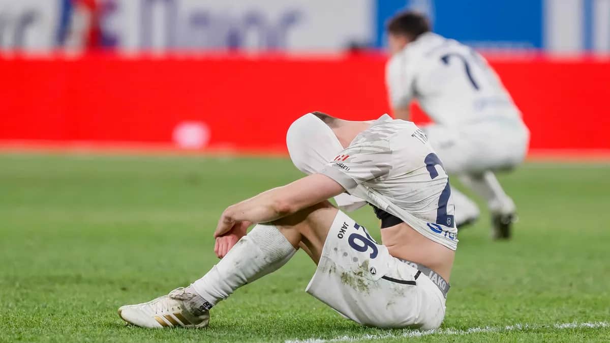 Защитник клуба «Пари Нижний Новгород» Дмитрий Тихий после матча Российской Премьер-лиги, 9 декабря 2023 года. Фото: Mike Kireev / NurPhoto / Getty Images