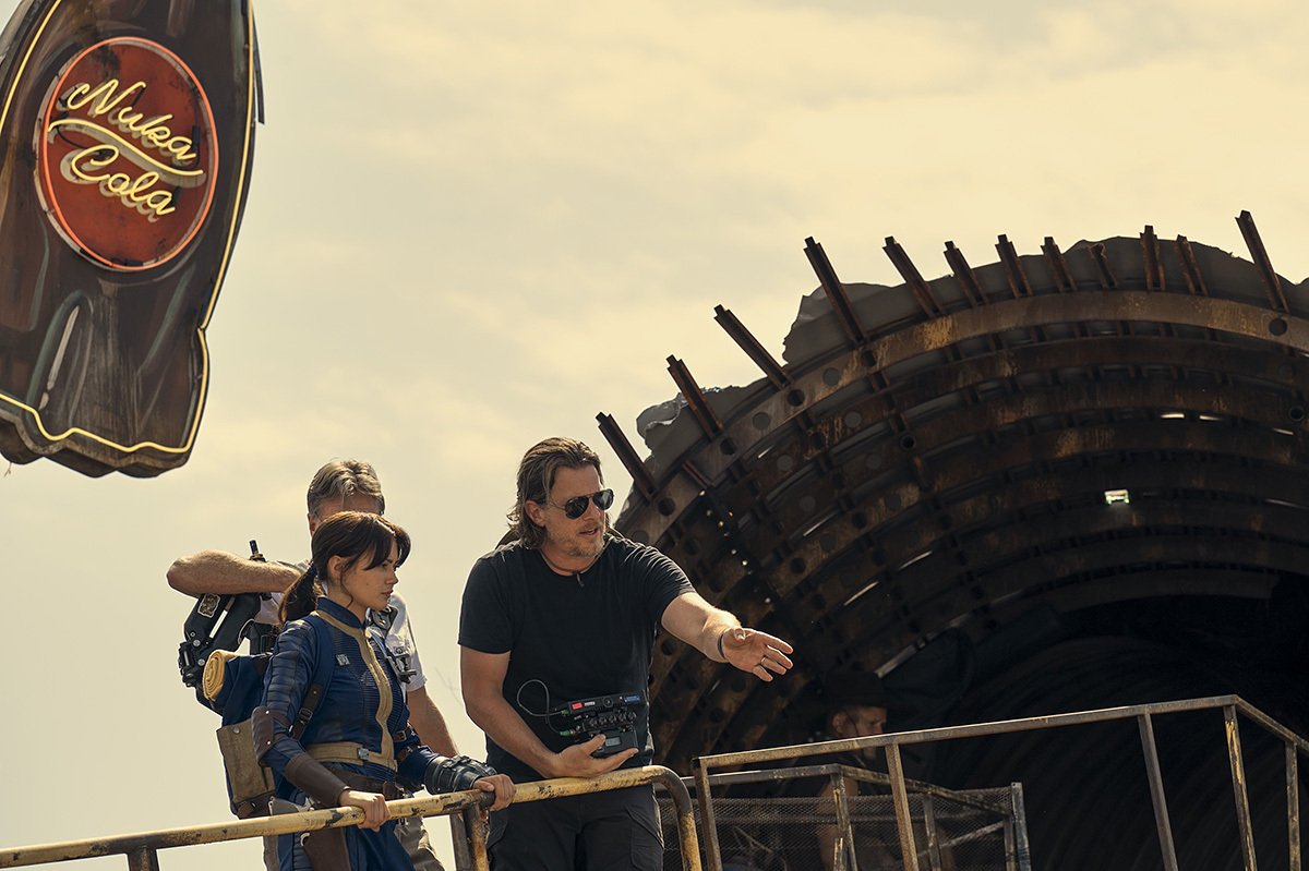 Режиссер Джонатан Нолан и актриса Элла Пернелл на съемках сериала Fallout. Фото: press.amazonstudios.com