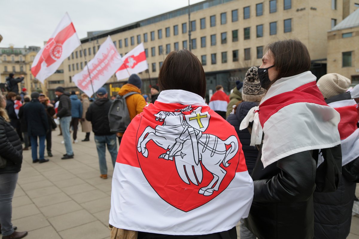 Митинг, организованный белорусской диаспорой в Варшаве, 26 января 2025 года. Фото: Rafal Guz / EPA