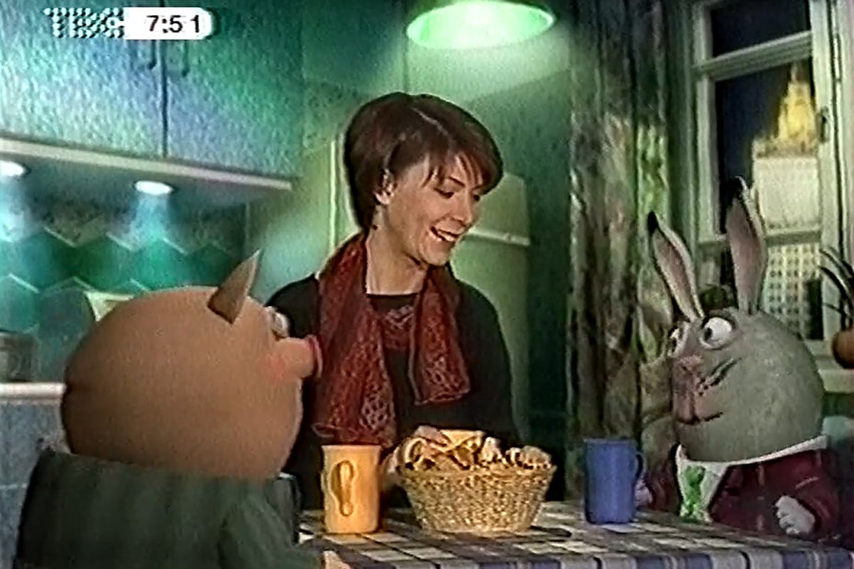 Елизавета Листова в программе «Тушите свет», ТВС, 2003 год. Фото: @StaroetvSu /  YouTube