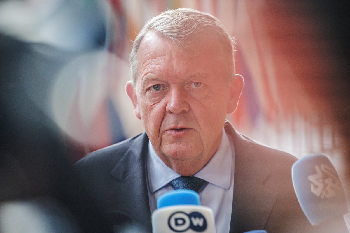 Глава МИД Дании Ларс Лёкке Расмуссен перед заседанием Совета ЕС по иностранным делам в Брюсселе, Бельгия, 14 июля 2025 года. Фото: Olivier Matthys / EPA