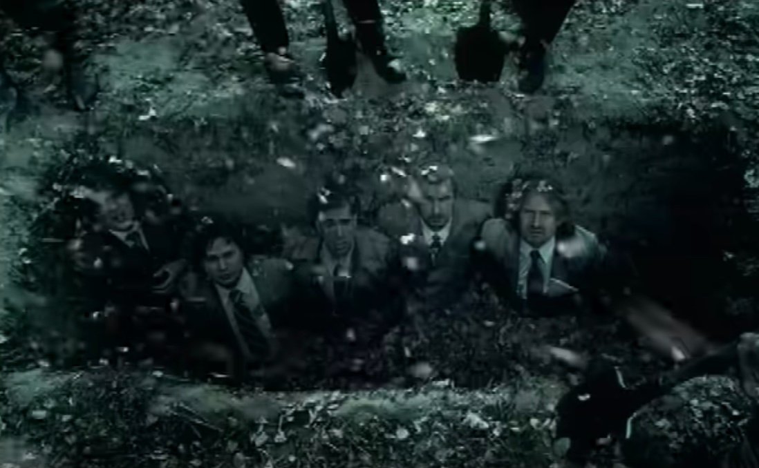 Кадр из клипа на песню «Наши юные смешные голоса». Фото: скрин видео