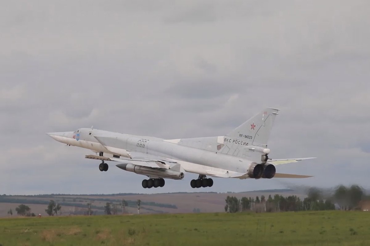 Ту-22М3 в Иркутской области, июнь 2022 года. Фото: Минобороны РФ /  Telegram