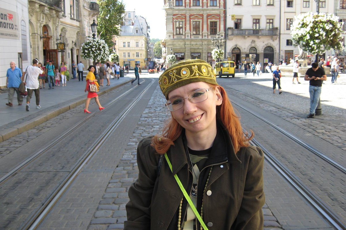 Евгения Бильченко на центральной площади Львова, 2016 год. Фото с личной страницы в  Facebook