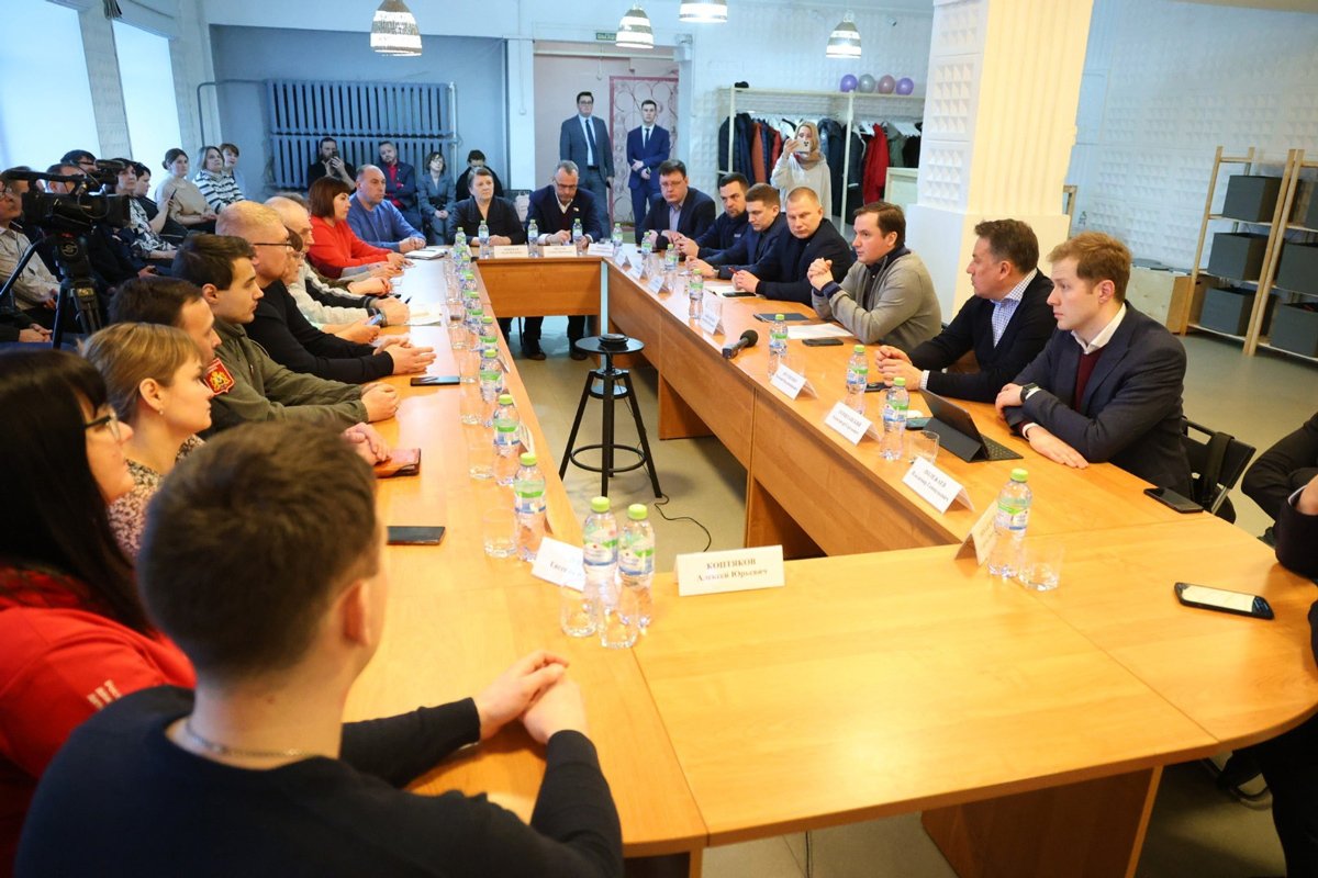 Встреча губернатора Александра Цыбульского с жителями Мезенского округа Архангельской области, 26 февраля 2024 года. Фото: VK