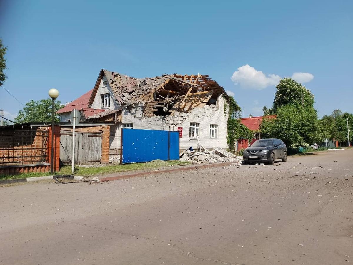 Разрушенный дом в Глушковском районе, фото: ГТРК Курск