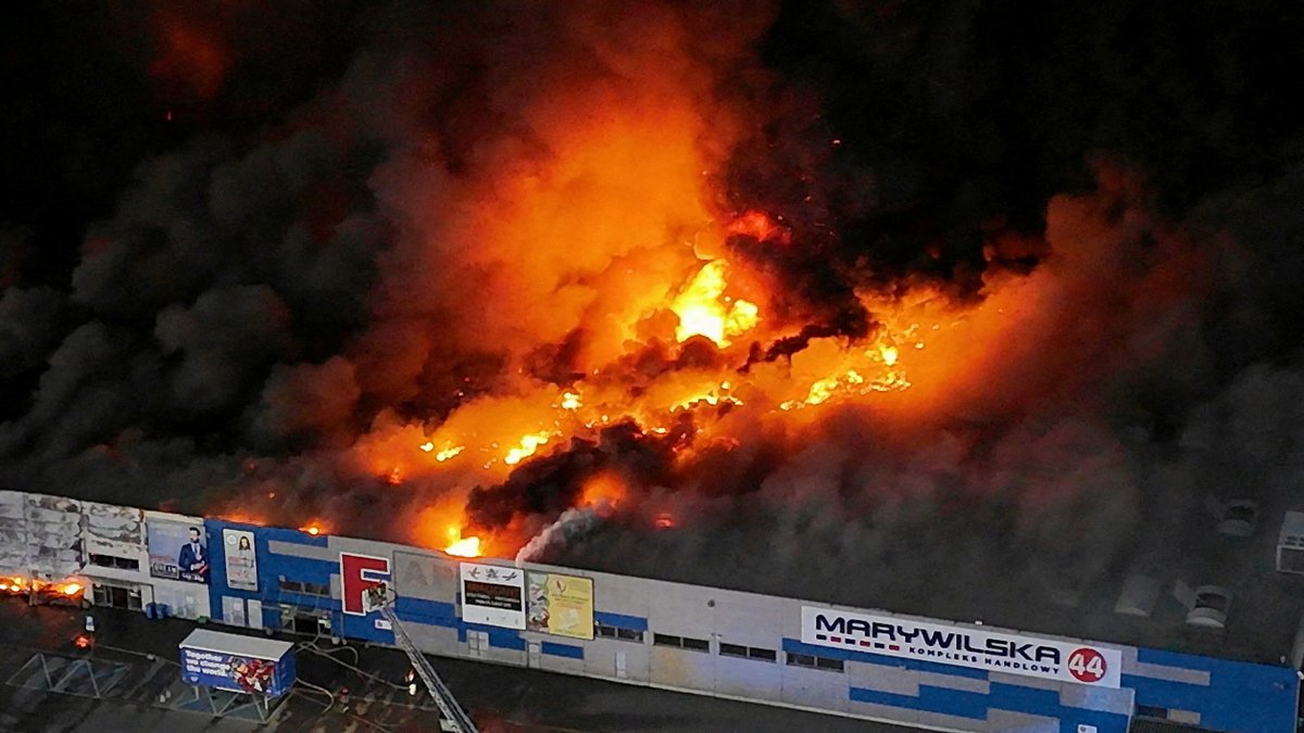 Пожар в торговом центре Варшавы, 12 мая 2024 года. Фото: Dariusz Borowicz / Agencja Wyborcza.pl / Reuters / Scanpix / LETA