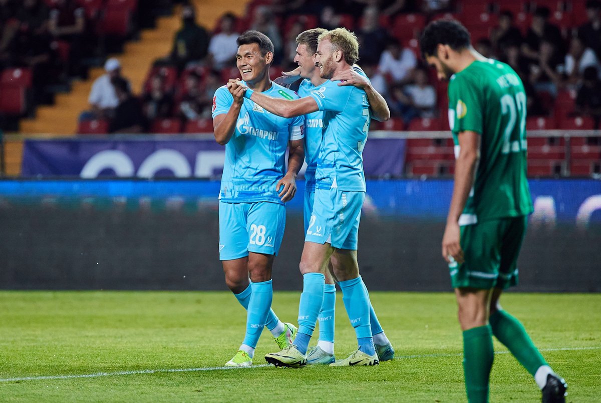 Игроки «Зенита» на матче против «Ахмата», Грозный, 30 июля 2025 года. Фото: Вячеслав Евдокимов / ФК «Зенит»