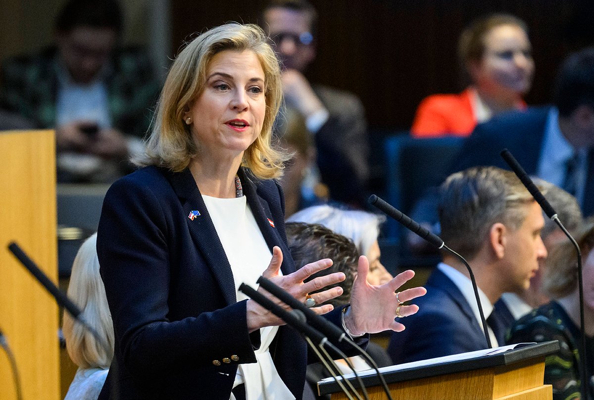 Лидер NEOS Беате Майнль-Райзингер. Фото: Martin Juen / IMAGO / Scanpix / LETA