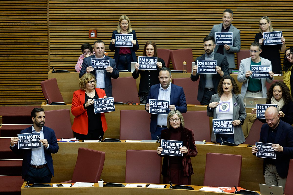 Партия Compromís призывает к отставке Карлоса Масона. Фото: Biel Alino / EPA-EFE