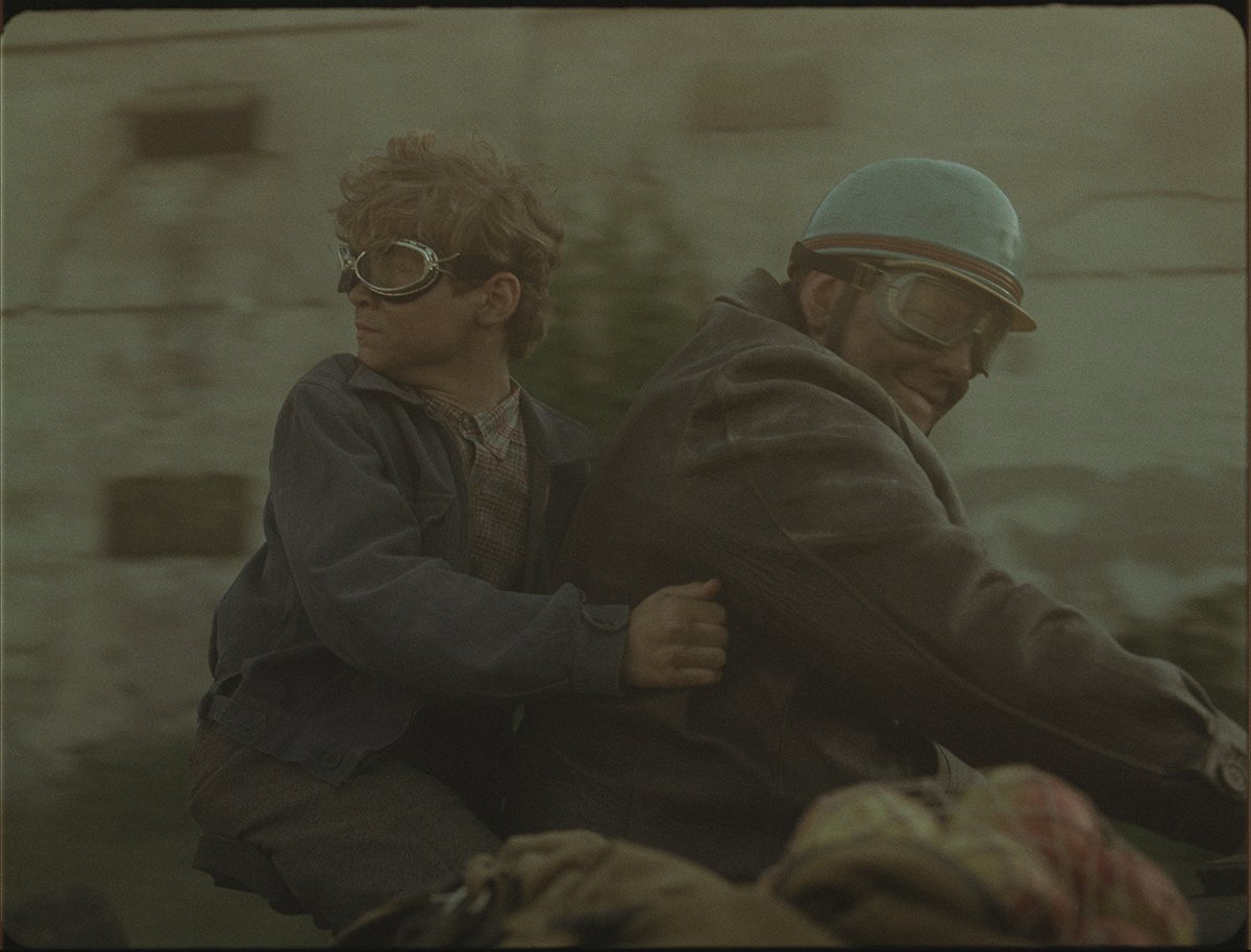 Кадр из фильма «Сирота»