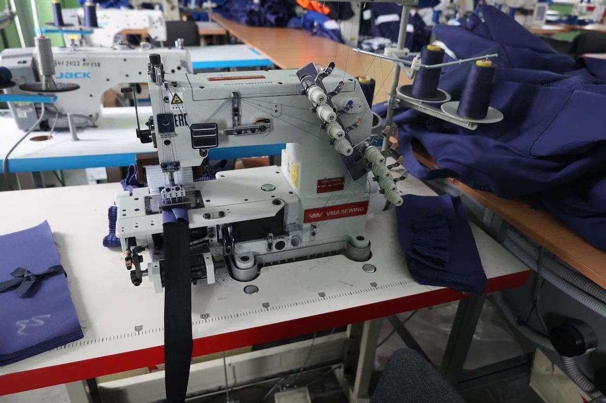 Оборудование в швейном цехе колонии в Прибрежном Костромской области. Фото:  УФСИН России по Костромской области