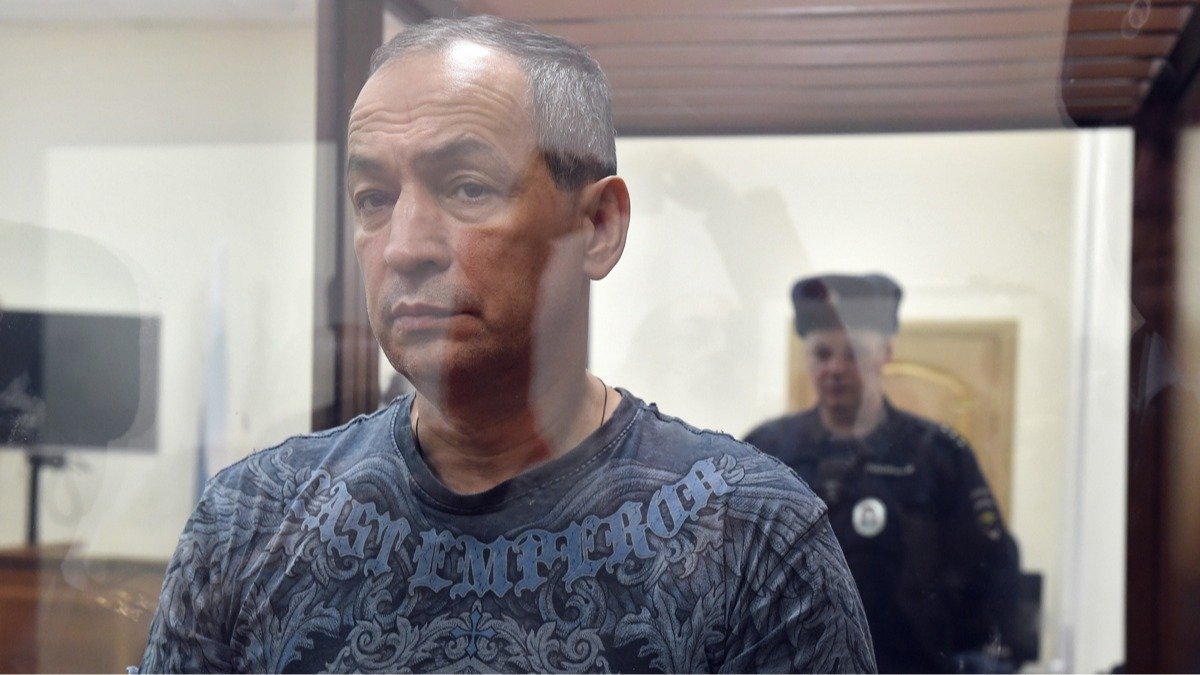 «Характеризуется отрицательно, не стремится встать на путь исправления»