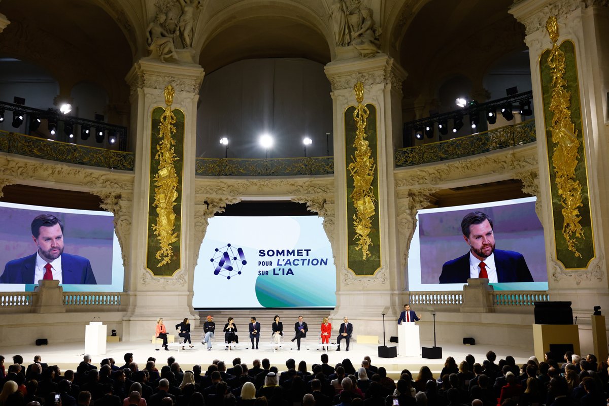 Сессия саммита AI Action Summit в Гран-Пале, Париж, 11 февраля 2025 года. Фото: Mohammed Badra / EPA