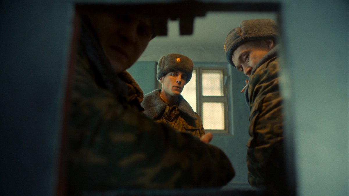 Кадр из сериала сериал «Аутсорс». Фото: SREDA Production Company