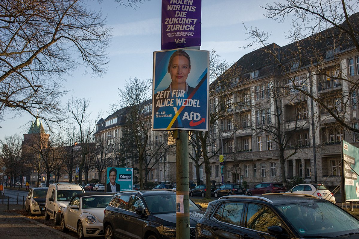Предвыборный плакат партии AfD (АдГ) на улице Берлина. Фото: Дмитрий Цыганов