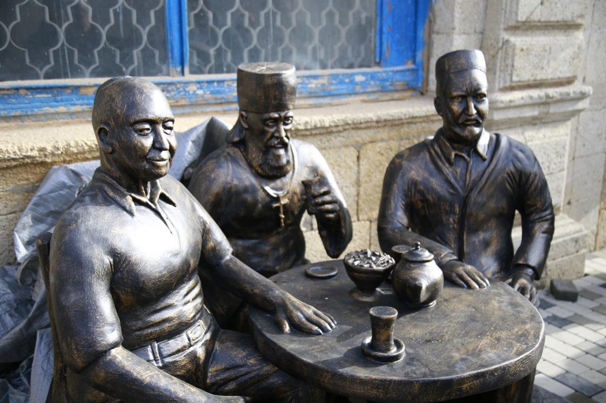 Памятник дружбы трех религий в Дербенте. Фото: Дилара Амирова