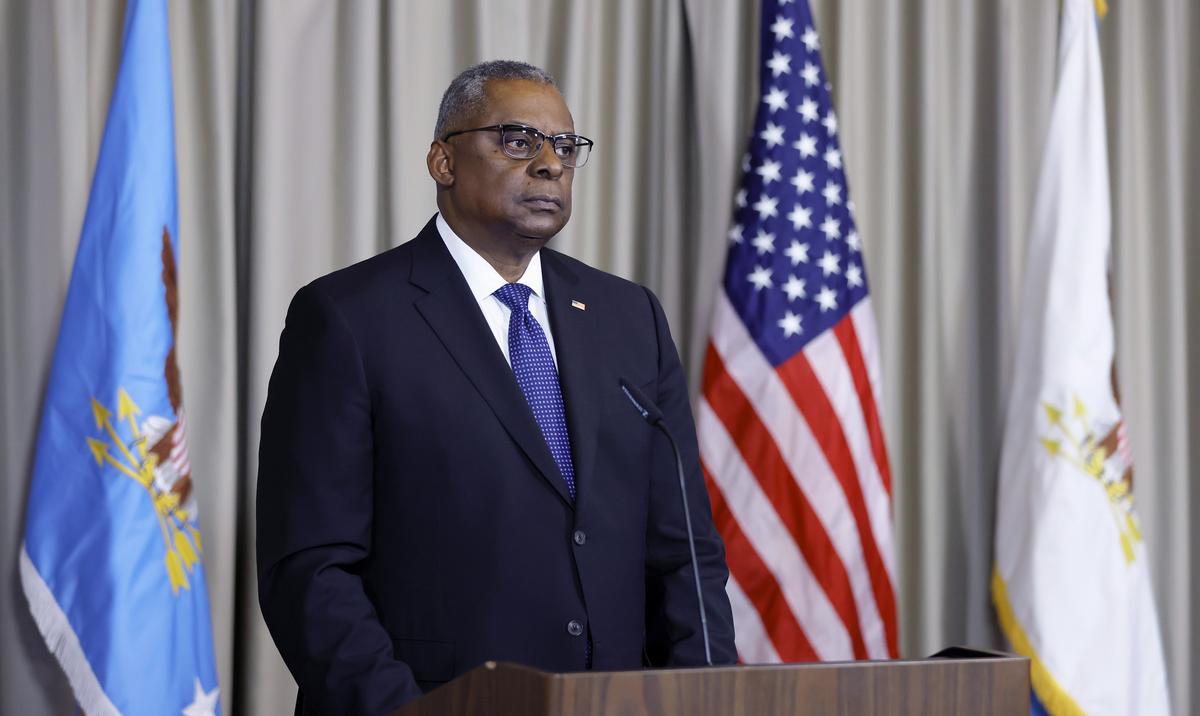 Ллойд Остин. Фото: EPA-EFE/RONALD WITTEK